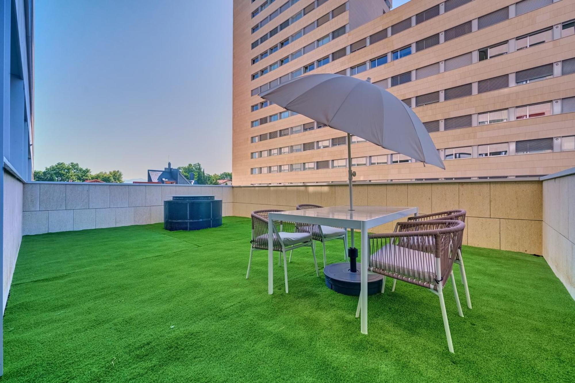 Apartamento Salesianos By Clabao Pamplona Exterior foto